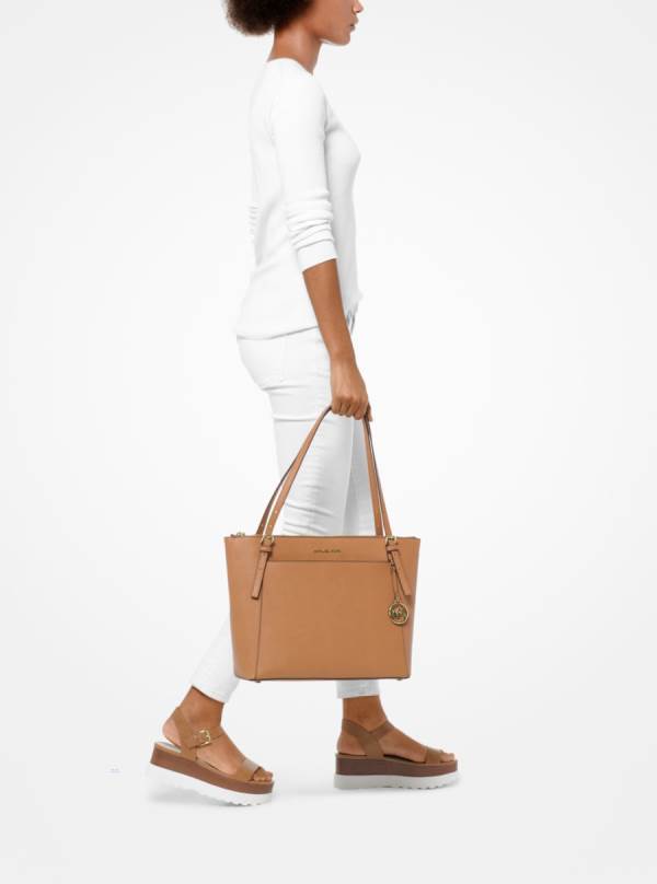Damske Prenosná Taška Michael Kors Voyager Large Saffiano Leather Top-Zip Hnede - Kabelky Michael Kors Lacne | XHBWE-6825